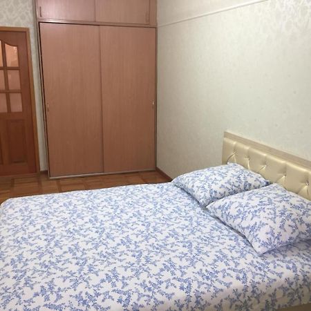 Улица Гоголя Дом 75 アルマトイ エクステリア 写真